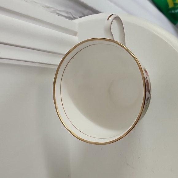 Colclough Teacup and Saucer | Autumn | Bone China | Vintage Teacup  - Picture 5 of 6